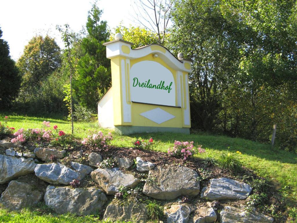 ホテル Dreilandhof Fürstenfeld エクステリア 写真
