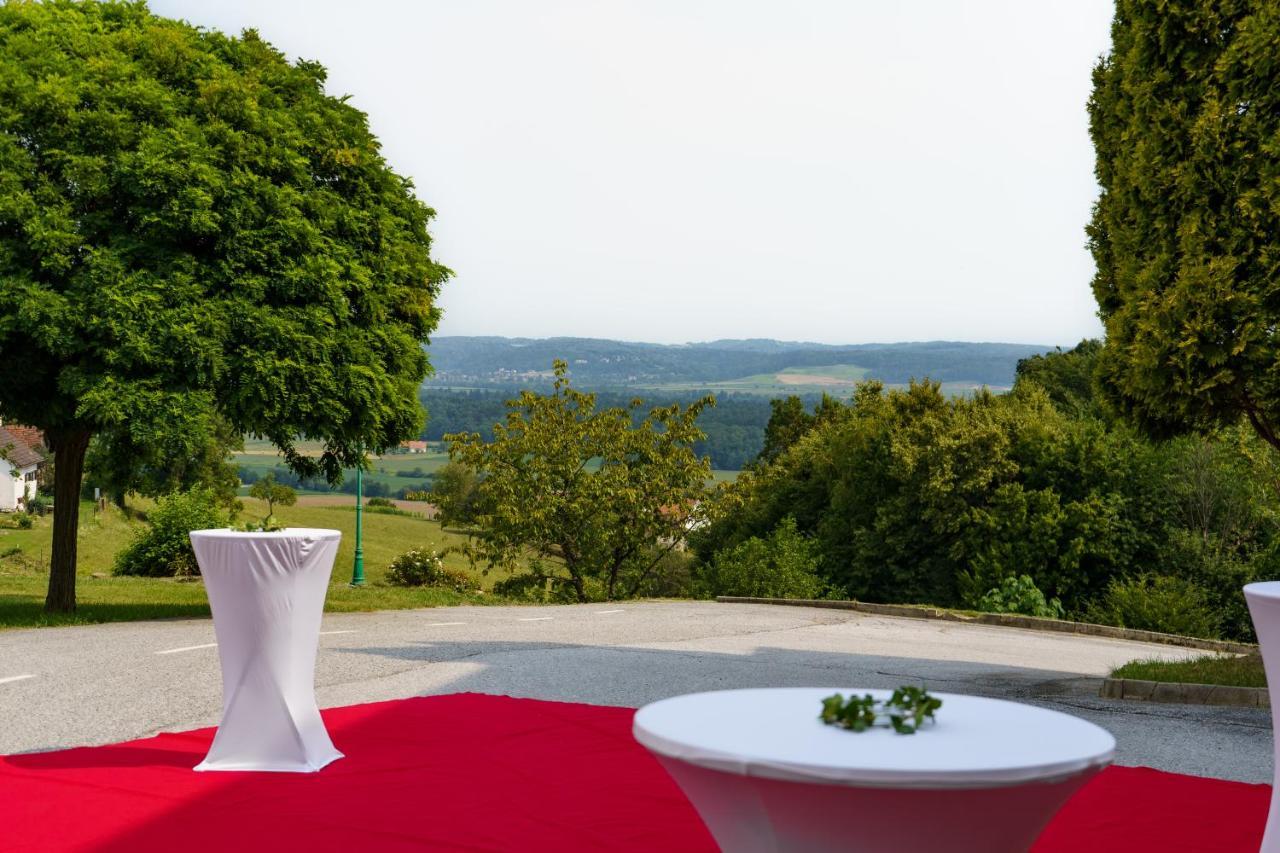 ホテル Dreilandhof Fürstenfeld エクステリア 写真